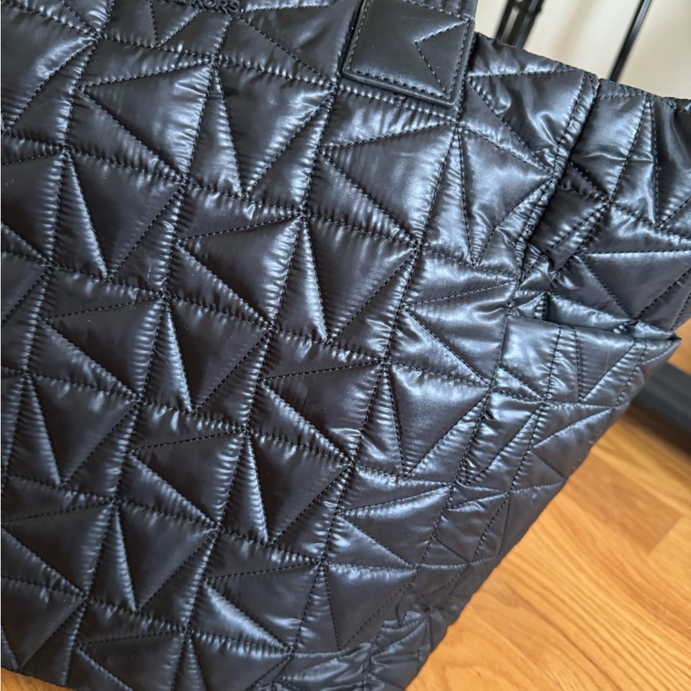 Large black quilted Michael Kors duffel bag travel tote luggage bag - Picture 4 of 11